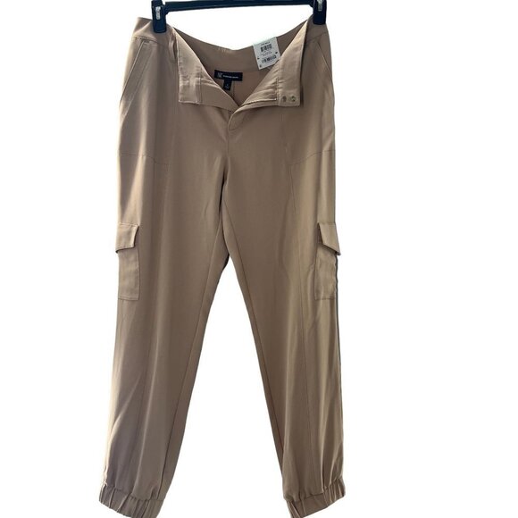 10. NWT INC Relax Fit Cargo Style Lightweight Capri - Picture 1 of 5